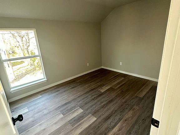 5th image of 422 1/2 S Park St #7