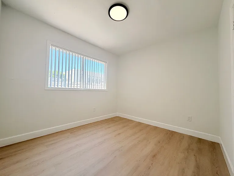 4705 Willowbrook Ave — Photo 15