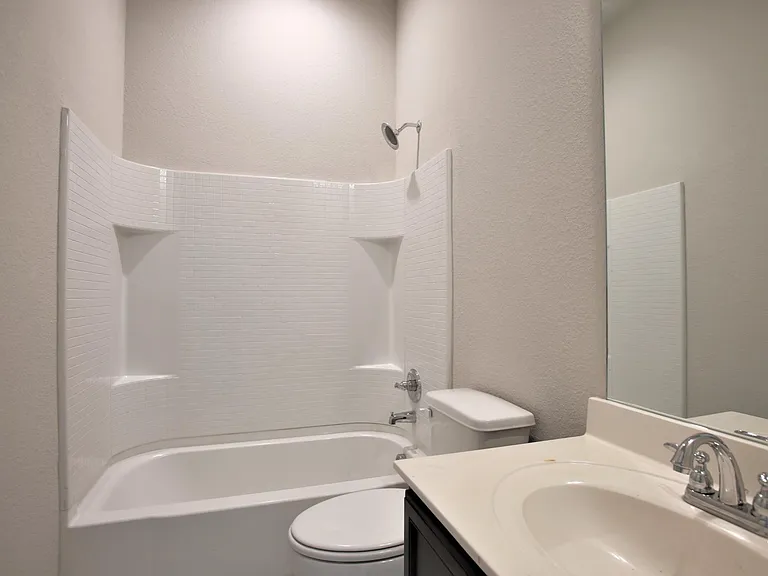 219 Lexington Ave — Photo 10
