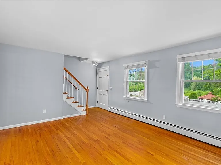 51 Ambrose St — Photo 26
