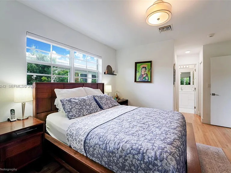 1556 Catalonia Ave — Photo 9