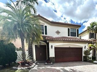 8818 W 33rd Ave, Hialeah, FL 33018