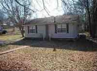 193 W 3rd St, Henderson, TN 38340