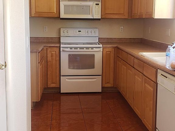 4th image of 2912 W Keim Dr