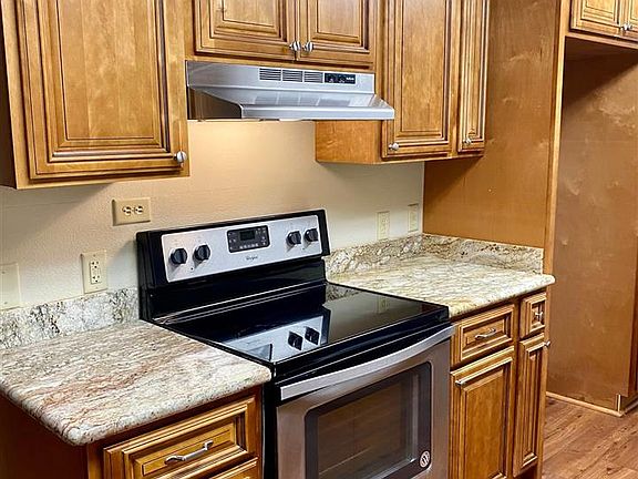 5th image of 7515 Yellowstone Dr