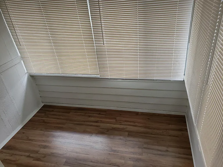 5422 1/2 Compton Ave #UPSTAIRS — Photo 5