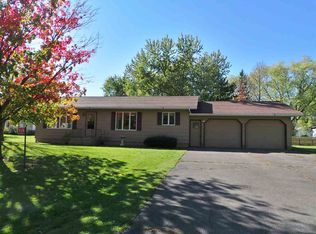 5378 Vilas St, Athens, WI 54411