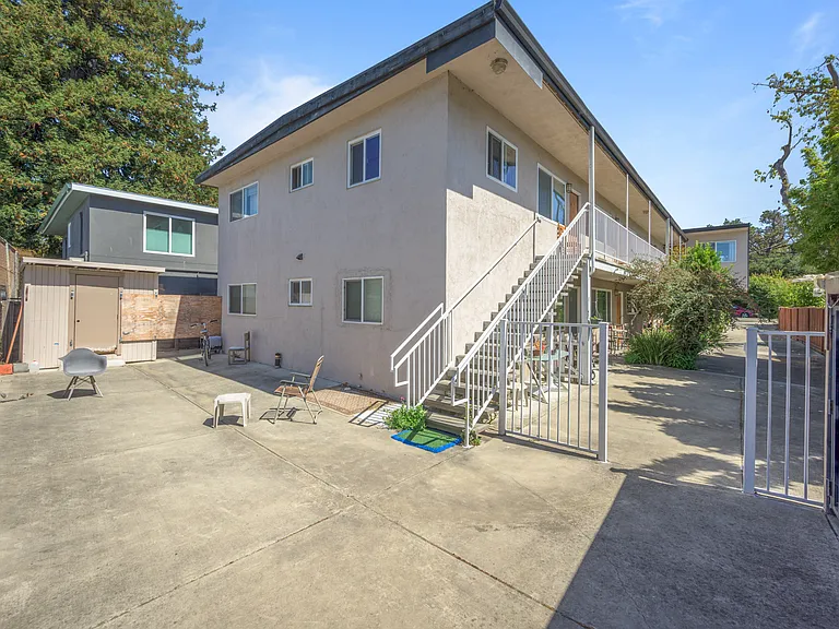 2134 McGee Ave #B — Photo 11