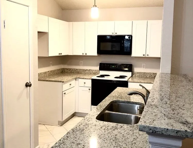 101 S Macarthur Blvd — Photo 2