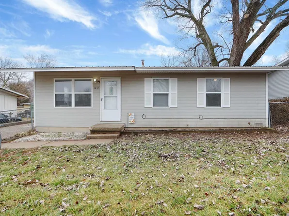 1213 Marshall Dr, Junction City, KS 66441