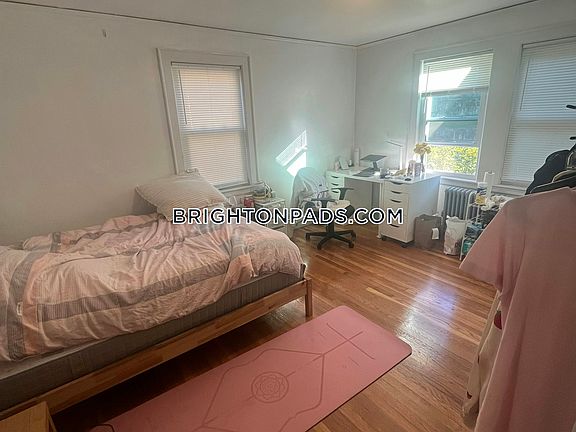 2nd image of 22 Radnor Rd #1