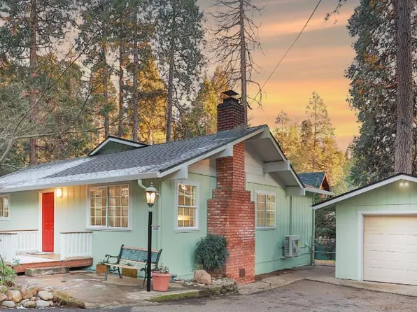 3060 Leaf Cir, Pollock Pines, CA 95726