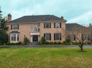 8809 Saunders Ln, Bethesda, MD 20817