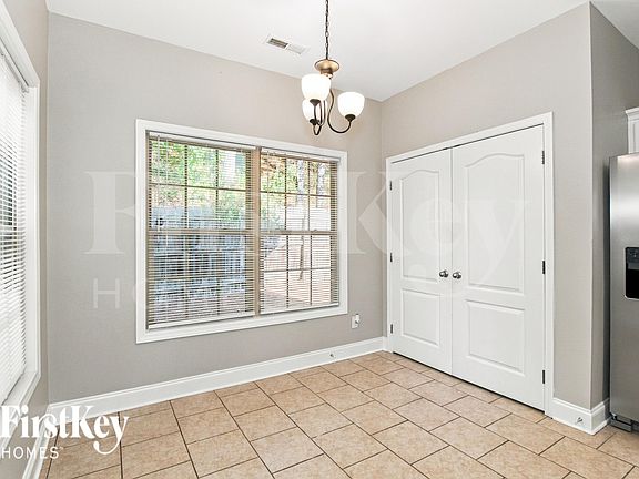 4th image of 4345 Canterbury St