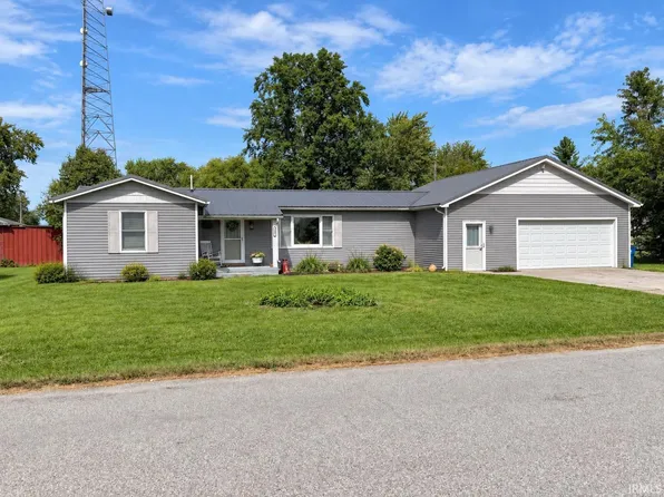 206 E Delaware St, Medaryville, IN 47957