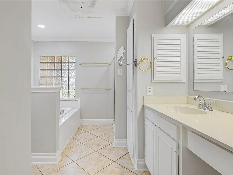 7715 Brush Wood Dr — Photo 22