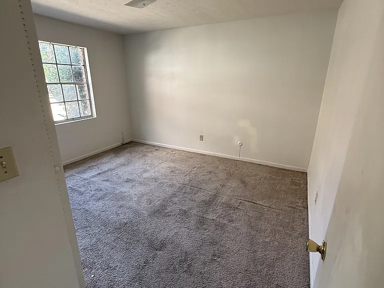 2220 Ticknor Dr — Photo 25