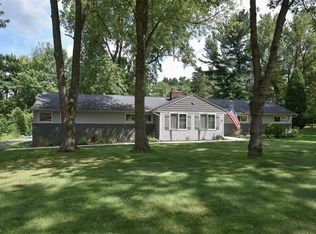 15 Daisy Ln, South Russell, OH 44022