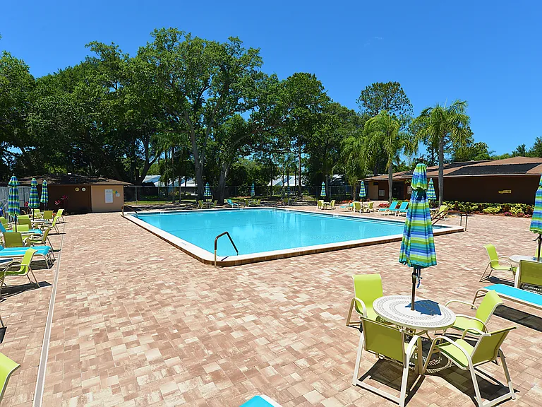 Sparkling Pool_02172023