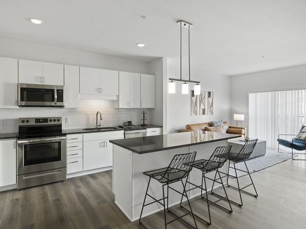 6530 University Ave NE #313