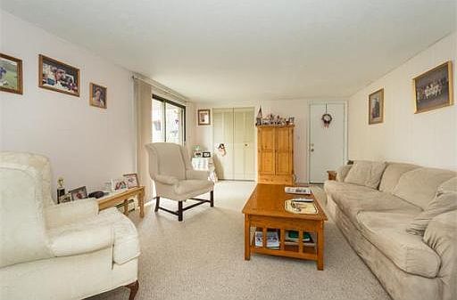 5th image of 1 Zabriskie Dr APT A