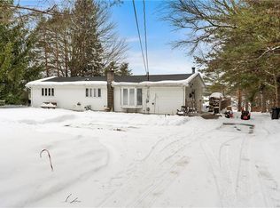 39 S Shore Dr, Alden, NY 14004