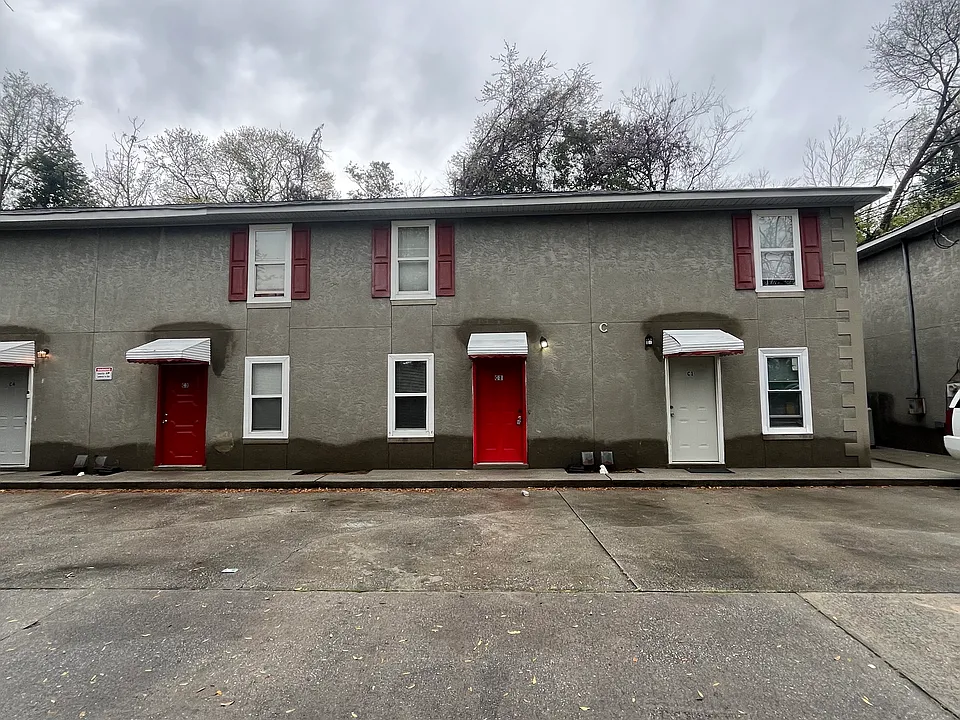 2413 Baywood Dr