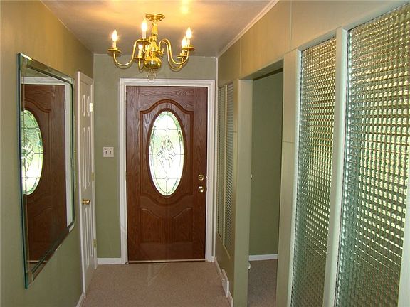 5th image of 220 McGregor Dr