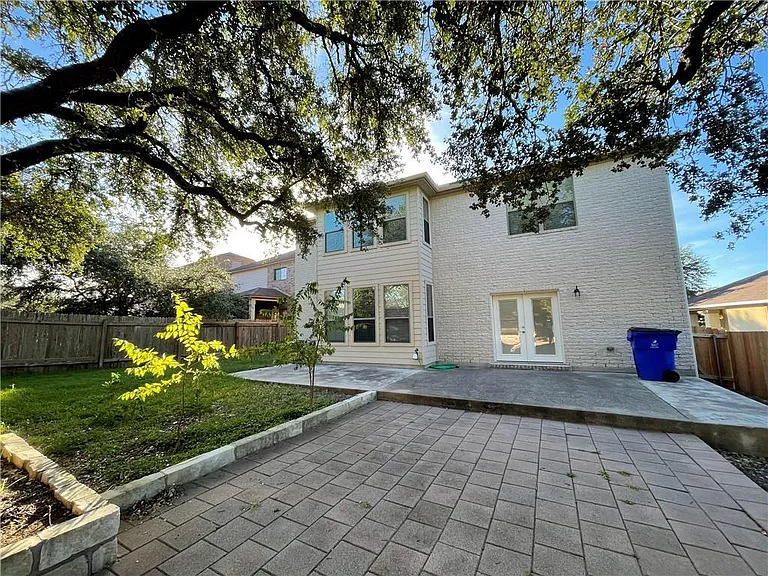 608 Trail Dust Dr — Photo 18