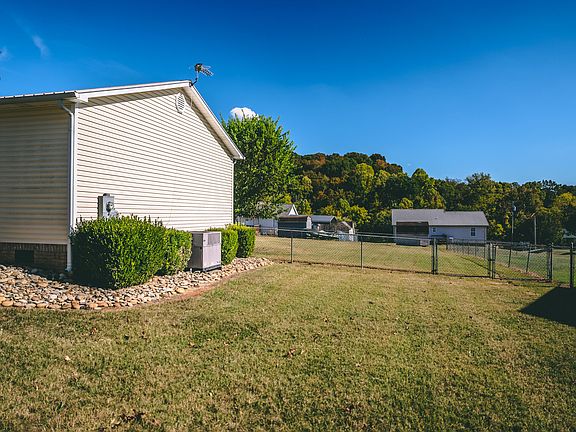 4th image of 1673 Boardwalk Cir