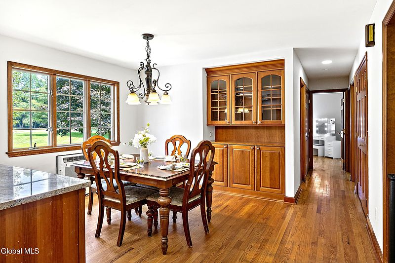 4th image of 934 Muriel Peterson Drive