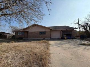 305 Parklane St, Freer, TX 78357
