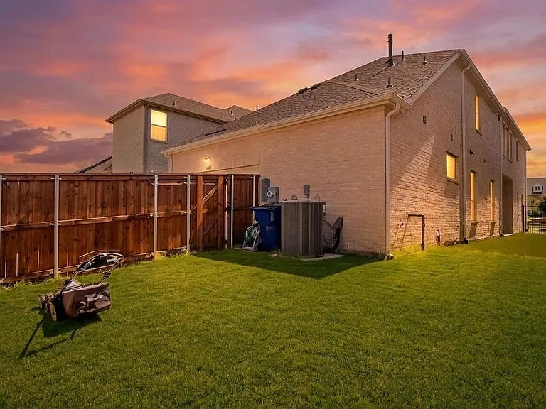 8869 Bailey St — Photo 38
