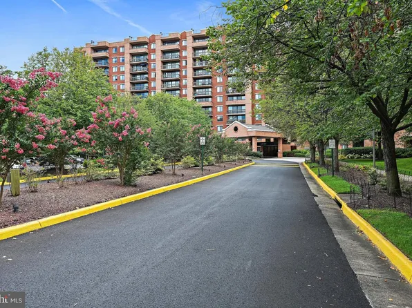 2230 George C Marshall Dr APT 1218, Falls Church, VA 22043