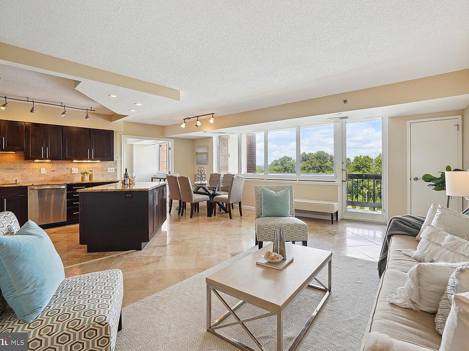 1st image of 1805 Crystal Dr APT 508S