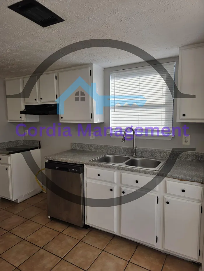 3 bed, 2.5 bath, 1300 sqft, $1,598 — Photo 4