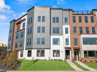 4678 Westfields Blvd, Chantilly, VA 20151