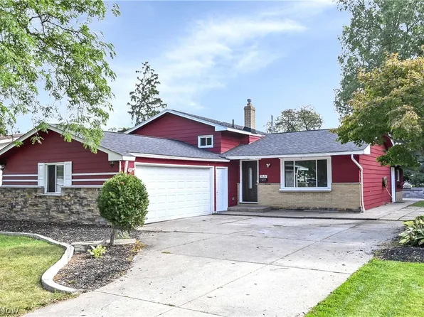 3637 Hunter Dr, North Olmsted, OH 44070