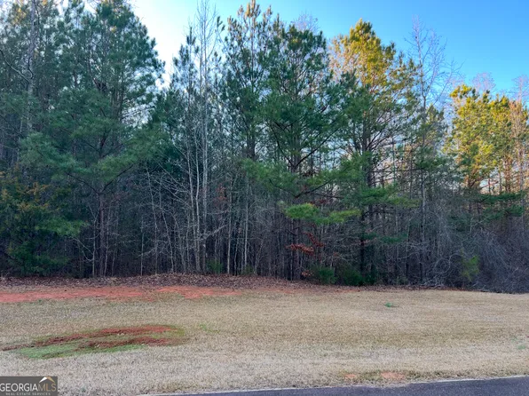 116 Gardens Dr, Forsyth, GA 31029