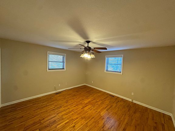 2nd image of 718 E Debra Dr