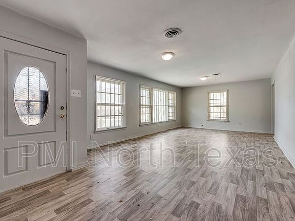 5th image of 411 Woodacre Dr