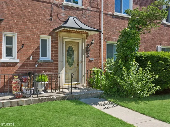 203 Asbury Ave, Evanston, IL 60202