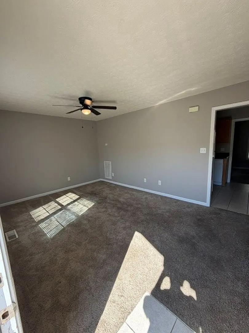 135 Amy Avenue — Photo 2