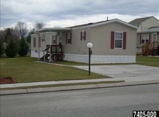 11 Hampshire Dr, New Oxford, PA 17350