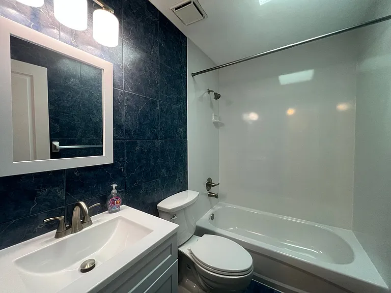 5173 Pineland Ave — Photo 9