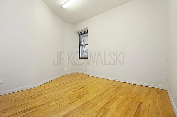 Rented by R New York | media 12