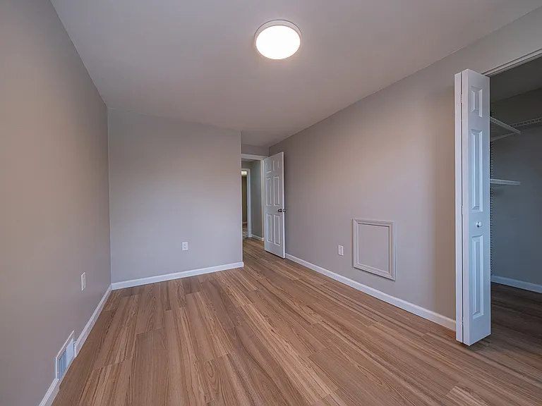 734 Millers Run Rd — Photo 13