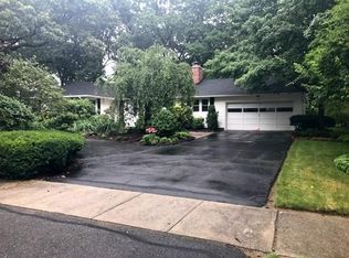 19 Bel Air Dr, Longmeadow, MA 01106