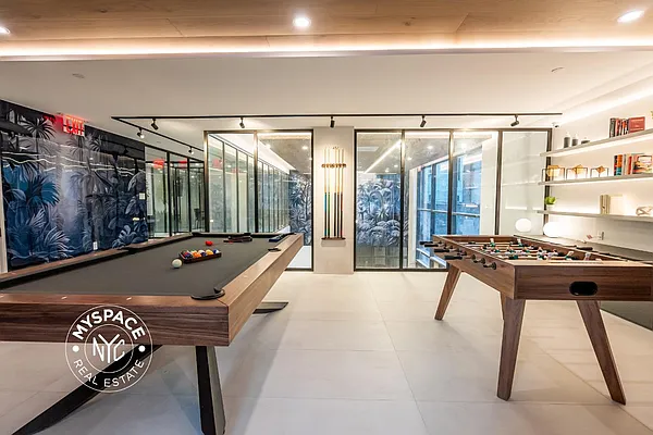 Rented by Carroll Development Leasing LLC | media 31