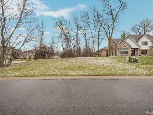 0 Forest Bay Dr, Waterford, MI 48328